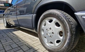 MERCEDES-BENZ E 320 3.2 Elegance V6 1995/1995