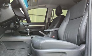 TOYOTA HILUX 2.8 D-4d Turbo CD SRV 4X4 2025/2025