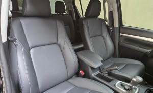 TOYOTA HILUX 2.8 D-4d Turbo CD SRV 4X4 2025/2025