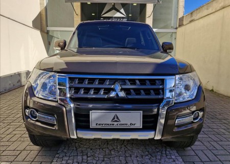 PAJERO FULL 2018 usado