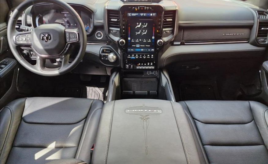 RAM 1500 5.7 V8 Limited Night Edition CD 4X4 2023/2024