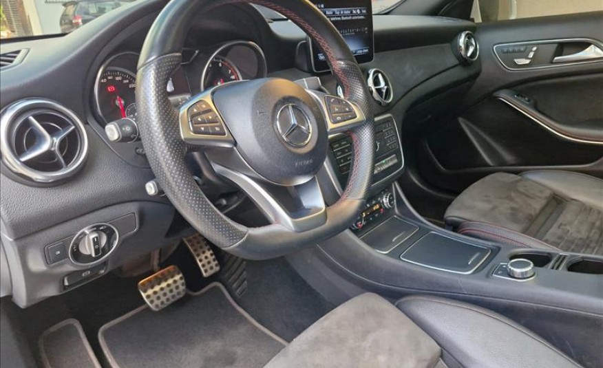 MERCEDES-BENZ GLA 250 2.0 CGI Sport 4matic 7g-dct 2018/2018