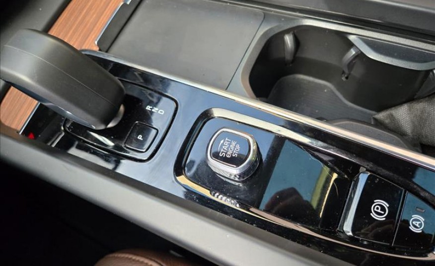 VOLVO XC60 2.0 T8 Recharge Plus AWD Geartronic 2022/2023