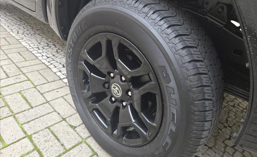 TOYOTA HILUX 2.8 D-4d Turbo CD SRV 4X4 2025/2025