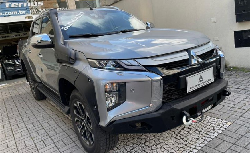 MITSUBISHI L200 TRITON 2.4 16V Turbo Sport Hpe-s CD 4X4 2022/2023
